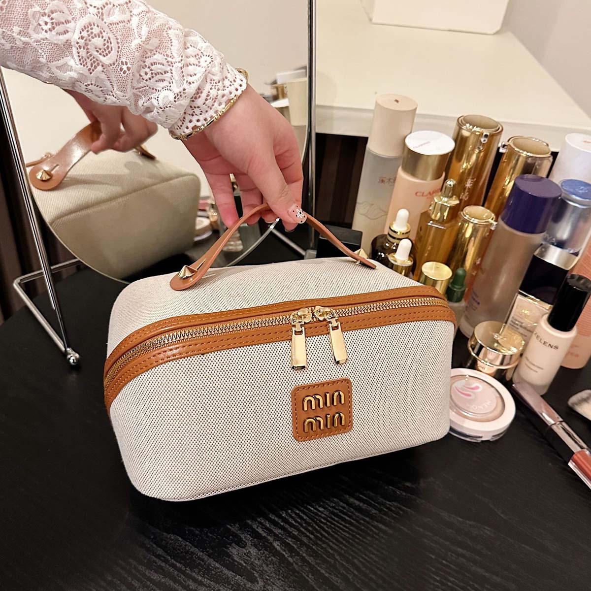 Luxury High End Skincare - Makeup Bag - Retro Light Luxury